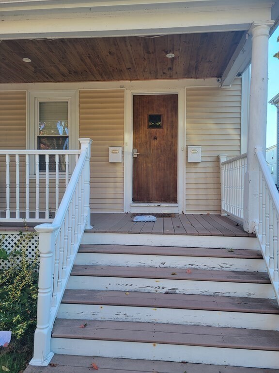 16 Arlington St Unit 2, Reading, MA 01867 Room for Rent in Reading