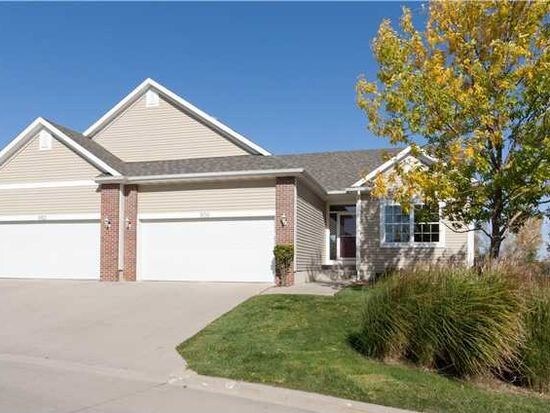 Primary Photo - 906 SE Waterview Cir