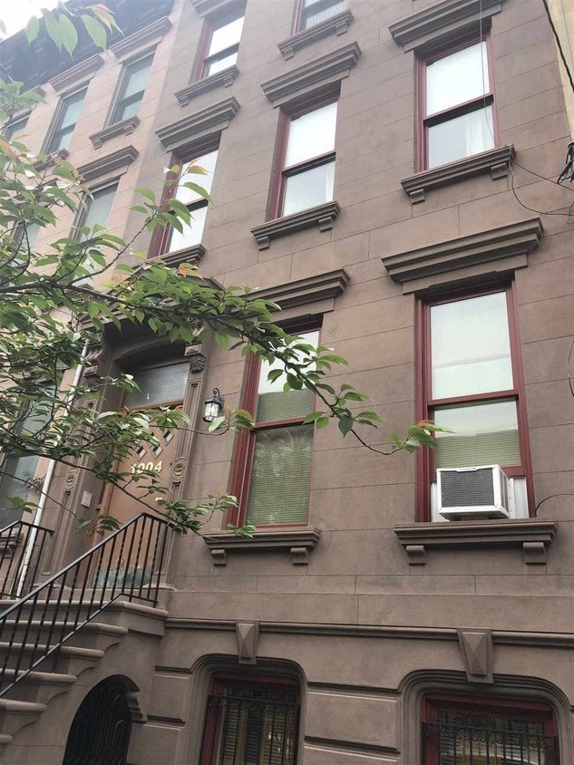 1004 Bloomfield St, Hoboken, NJ 07030 House Rental in Hoboken, NJ