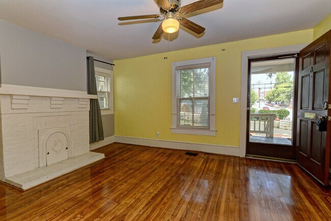 Foto del edificio - 2Br/2Bth House Walking Distance to Carolin...
