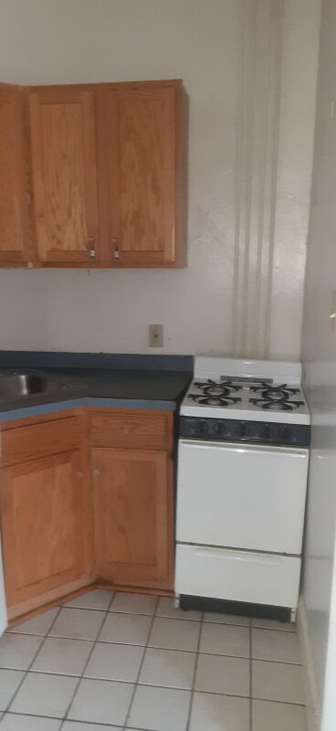 Foto del edificio - 630 S 48th St