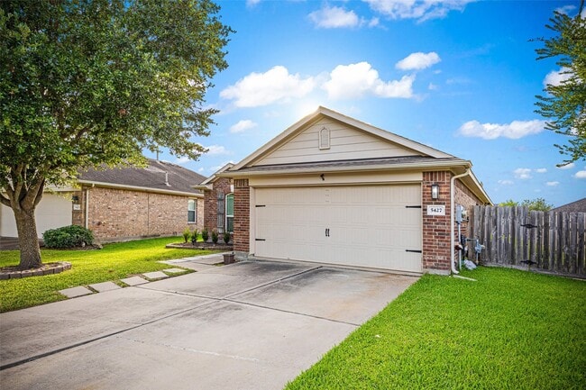 Foto del edificio - 5427 Stonegate Dr