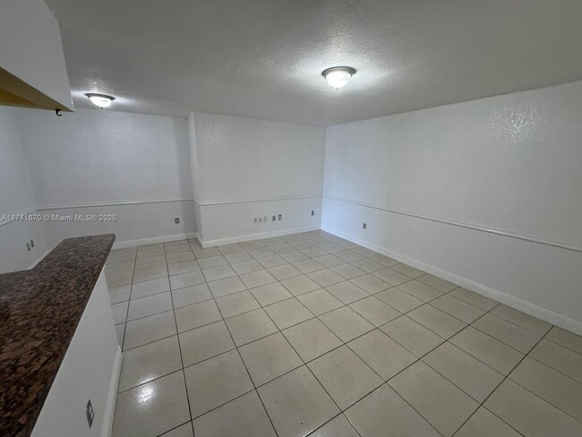 Foto del edificio - 4050 NW 135th St