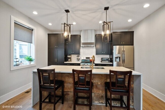 Foto del edificio - 3520 N Wilton Ave