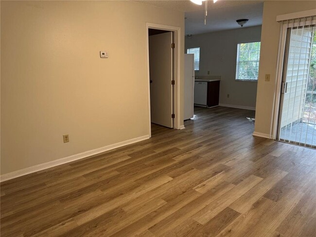 Building Photo - 513 Green Spring Cir