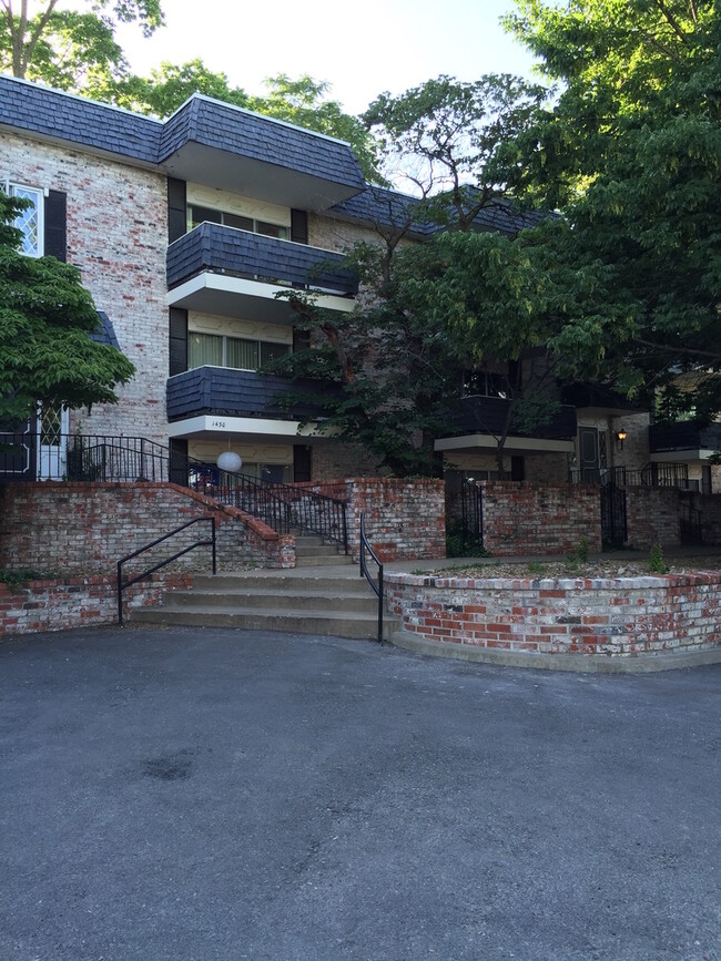 Interior Photo - The Coachman Apartments