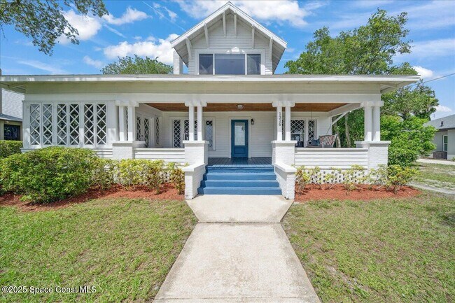 Building Photo - 1326 Riverside Dr