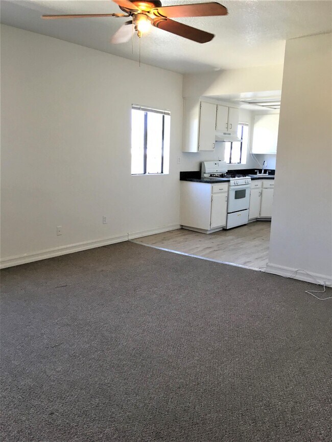 Foto del edificio - 4695 Bancroft St