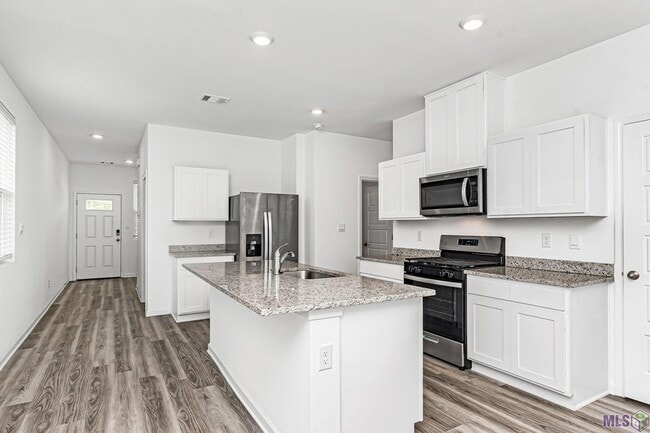 Building Photo - 910 Drago Dr