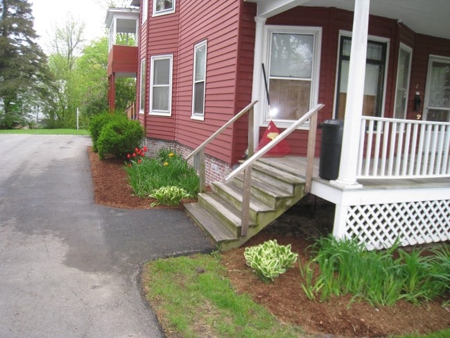 Always nicely landscaped - 26 Prospect St