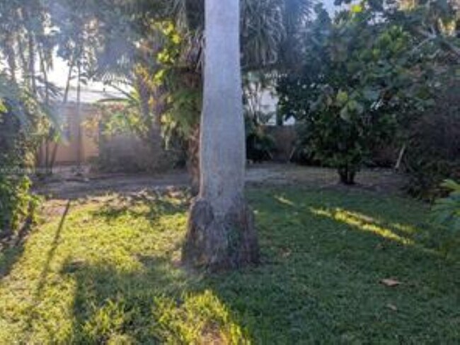 Foto del edificio - 1104 NE 17th Ter
