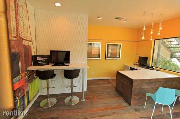 Building Photo - 1005 W Stassney Ln