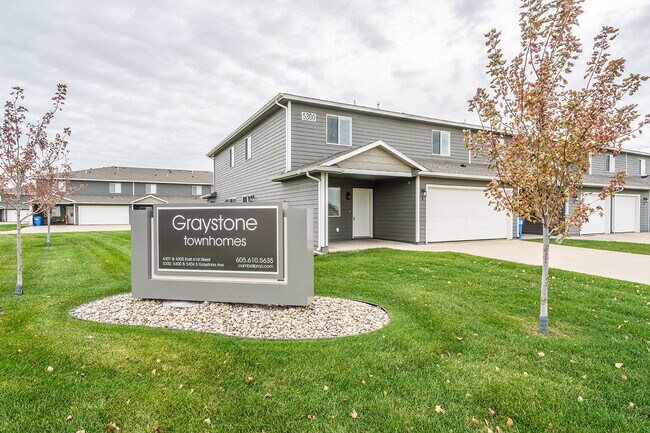 Foto del edificio - Graystone Townhomes