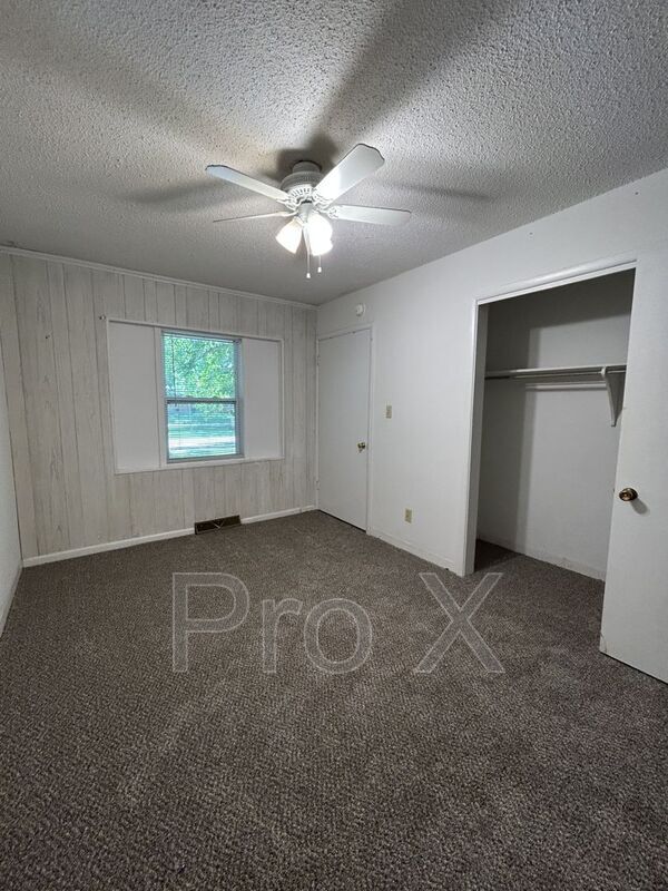 Building Photo - 825 S Cherokee St