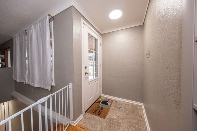 Building Photo - Beautiful 3 Bedroom Home in Franklin Regional School District