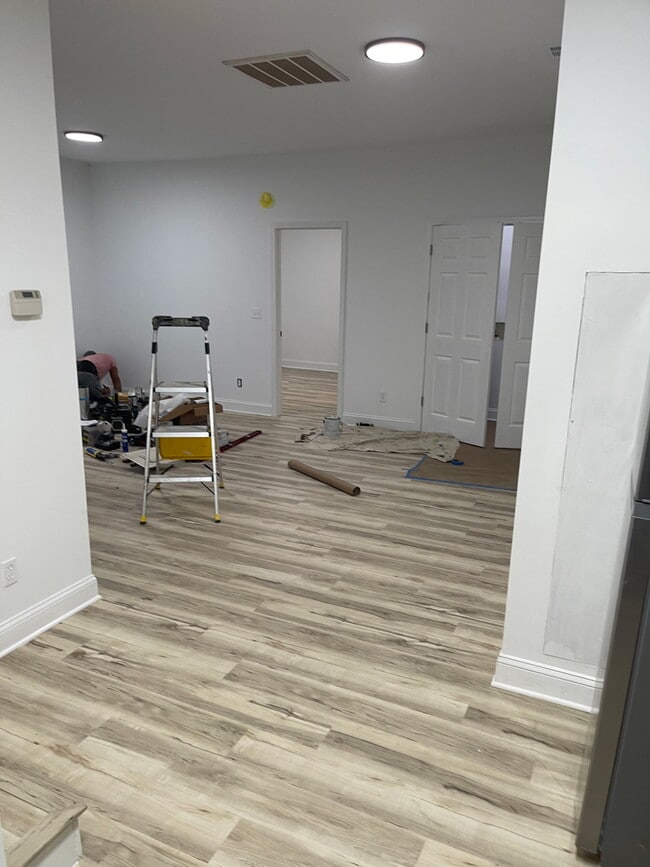 Building Photo - 115 Wild Primrose Ln