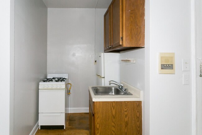 Foto del edificio - 2832 N Burling St