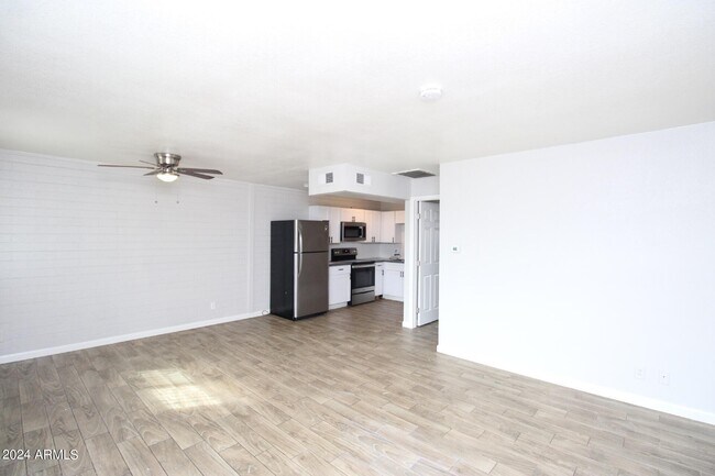 Foto del edificio - 6044 N 21st Ave