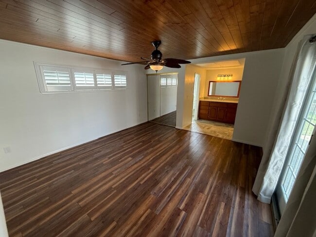 Foto del edificio - Charming Single-Story 3-Bedroom Home in Newhall!
