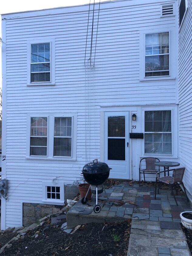 33 Elm St Unit 33, Cohasset, MA 02025 Apartments in Cohasset, MA
