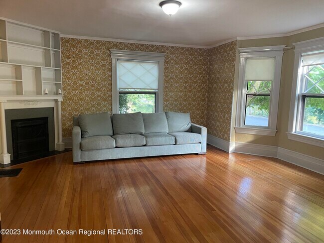 Building Photo - 603 S Edgemere Dr
