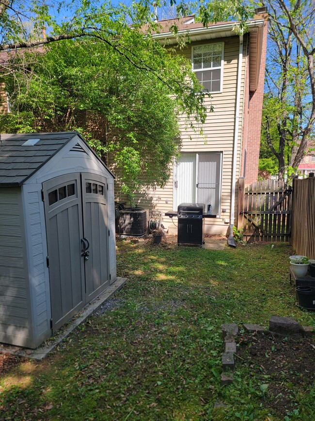 Building Photo - 13550 Deerwater Dr
