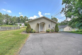 Building Photo - 1801 Indian Ridge Rd