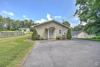 Building Photo - 1801 Indian Ridge Rd