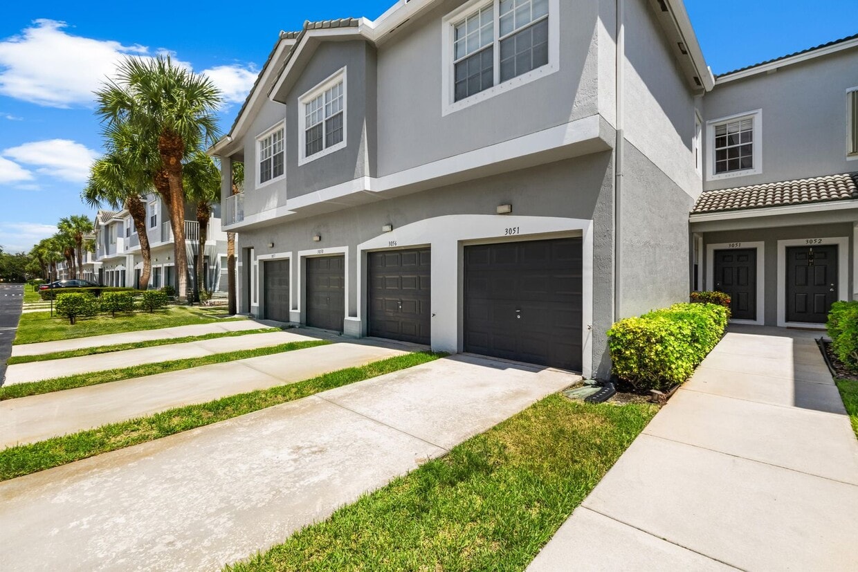 Primary Photo - 3051 Grandiflora Dr