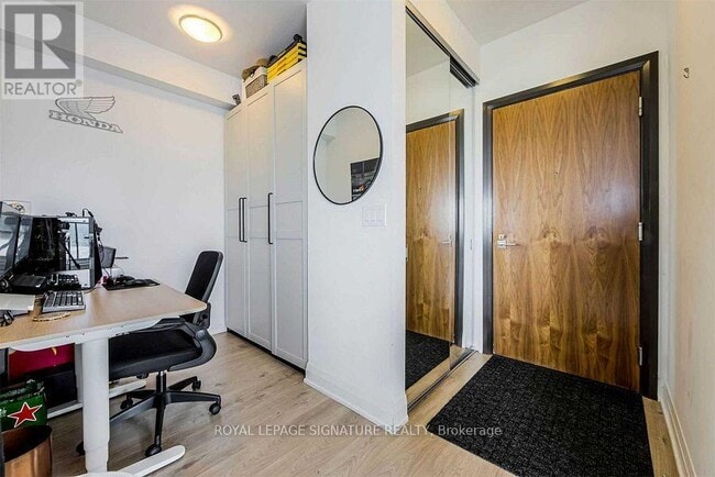 Photo du bâtiment - 36 Park Lawn Rd