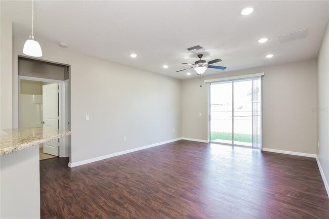 Building Photo - 6823 Glenbrook Dr