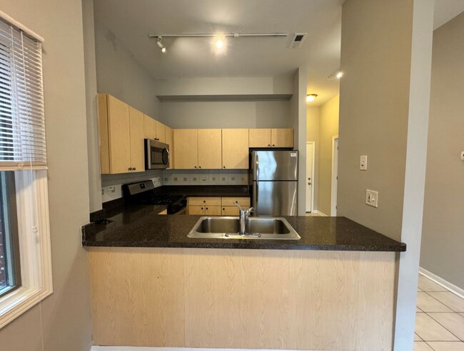 Foto del edificio - 4955 N Damen Ave
