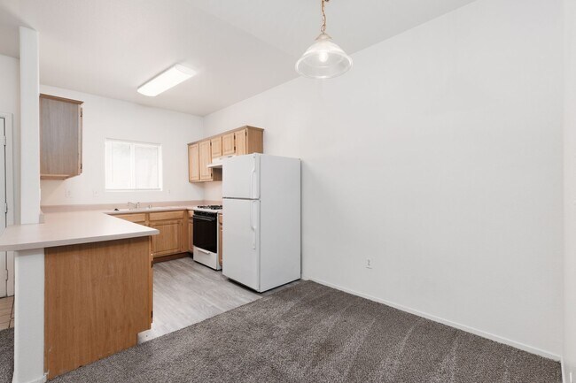 Foto del edificio - Move in Special: First Month Half Off!!!