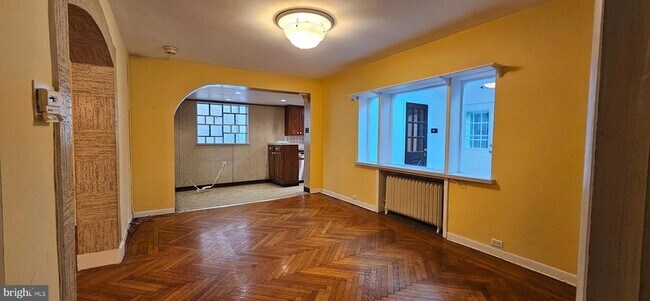 Foto del edificio - 1042 W Lancaster Ave