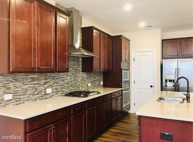 Building Photo - 4 br, 3 bath House - 1499 Barn Door Dr