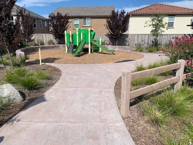 Foto del edificio - Gated community in Rocklin. Available afte...