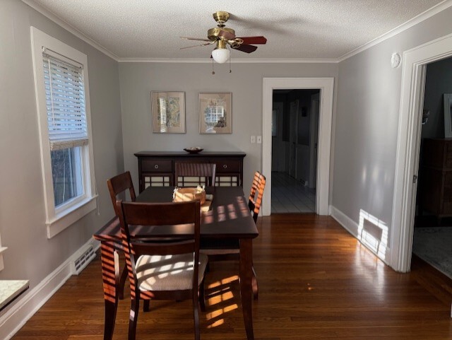 Dining Area - 10 Central Ave