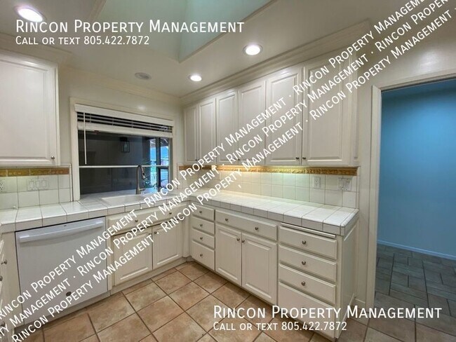 Building Photo - *Newly Renovated* 5 Bedroom 3 Bathroom Hom...