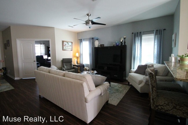 Building Photo - 3 br, 2.5 bath House - 814 Summerlake Drive