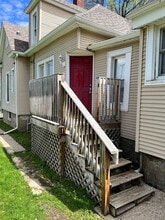 Building Photo - 704 E Main St