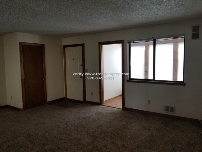 Photo - 558 1/2 Garfield Drive Apartment