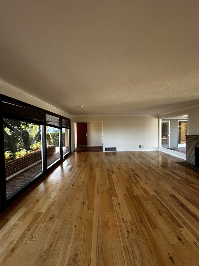 Foto del edificio - 2036 Braemar Rd