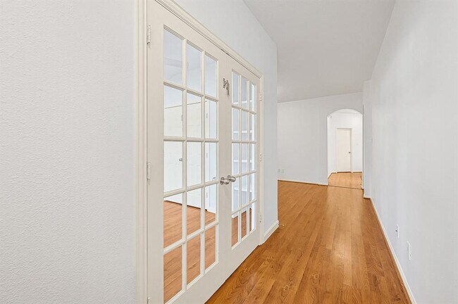 Foto del edificio - 14602 Golden Cypress Ln