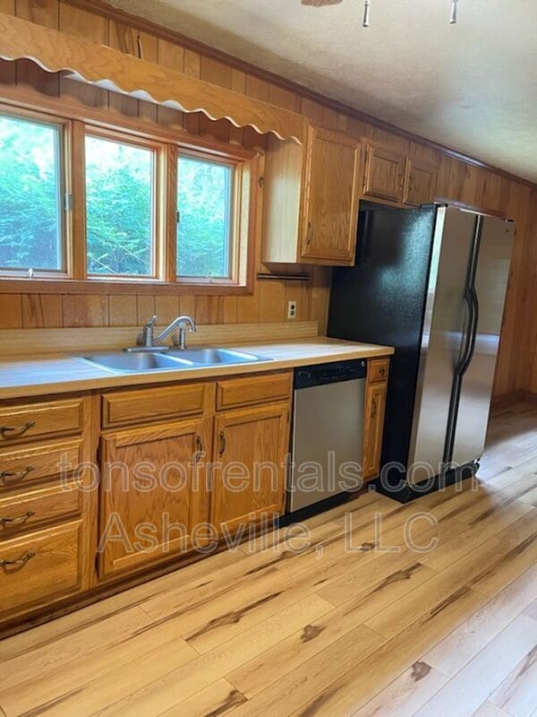 Foto del edificio - 304 Wilson Cove Rd