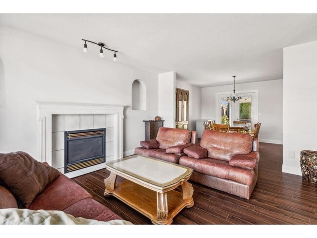 Photo du bâtiment - 8118-153A 153a St