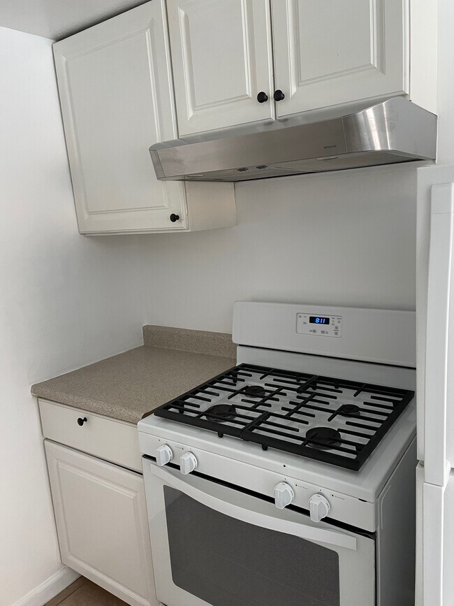 Foto del edificio - 4234 Mont Clair St