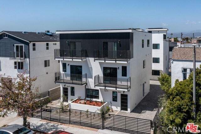 Foto principal - 4643 W 18th St