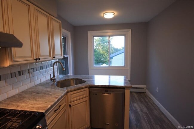 Building Photo - 103 Park Way