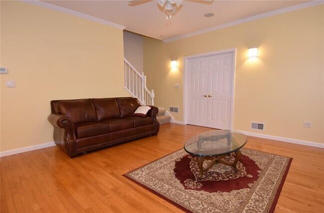 Building Photo - 206 Boxwood Ct