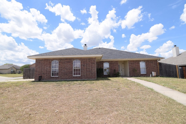 Building Photo - 4411 Sonora Dr